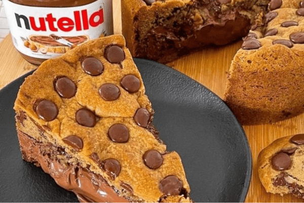 Cookie gigante recheado de Nutella