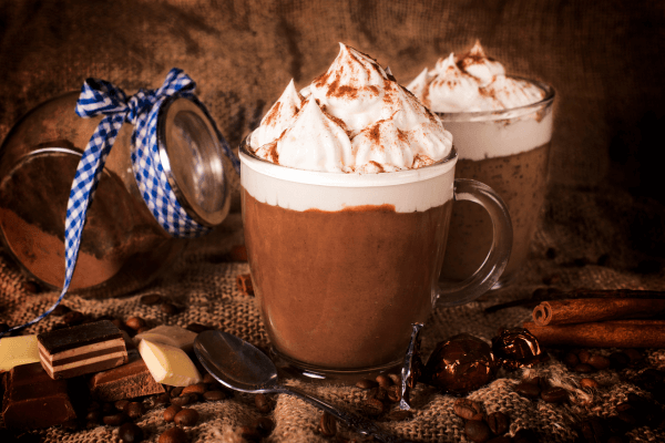 Chocolate Quente com Chantilly