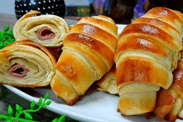 Croissant de Presunto e Queijo Caseiro