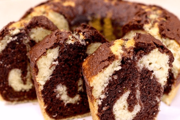 Bolo Mármore de Chocolate com Coco